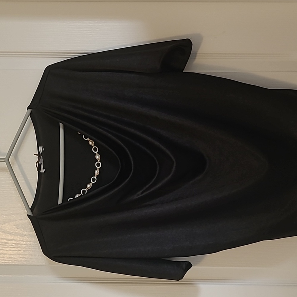 NWT Green Envelope Los Angeles Pearl Chain Top